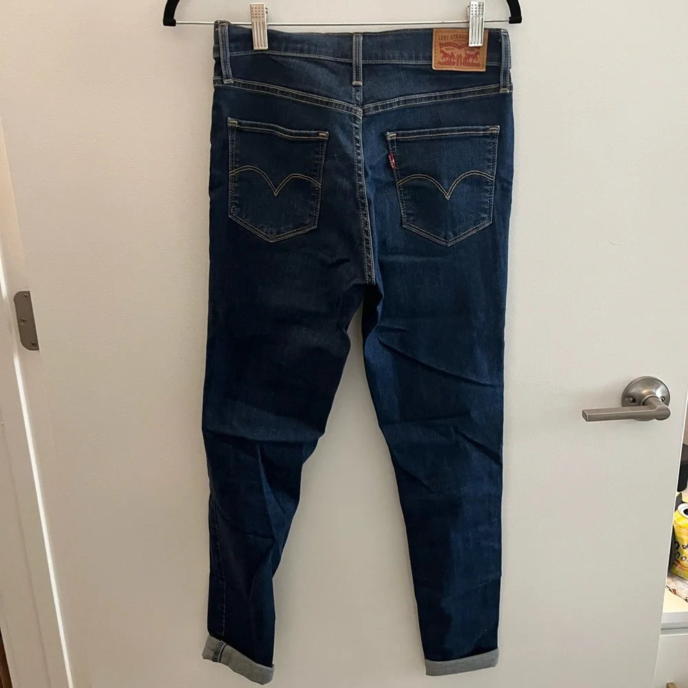 LEVIS High Rise - Picture 2 of 3